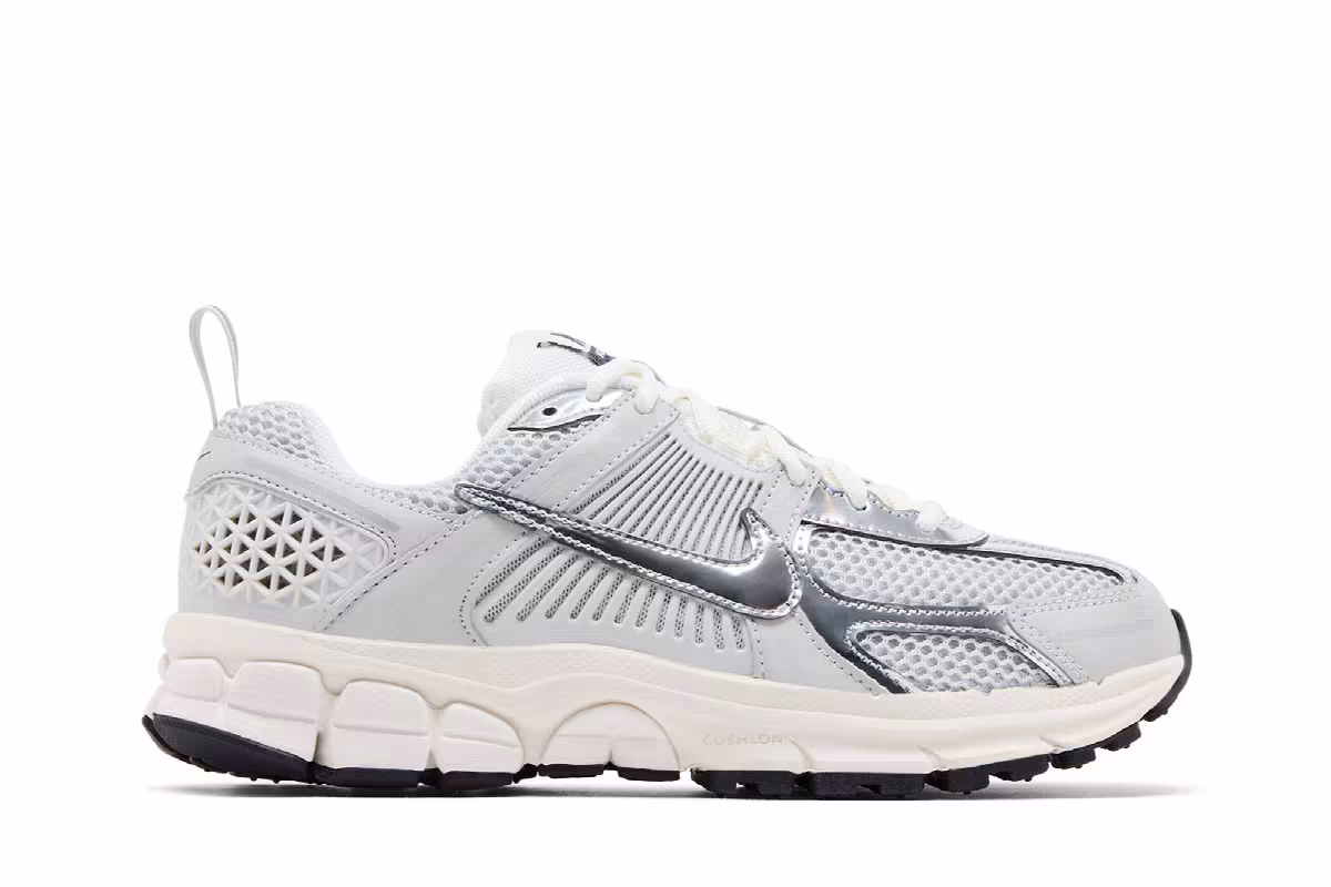 Nike Vomero 5 GS Photon Dust Chrome, view 2