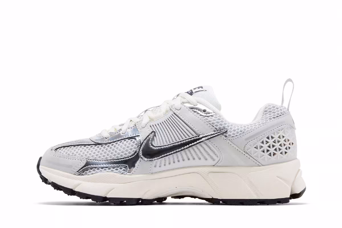 Nike Vomero 5 GS Photon Dust Chrome, view 4