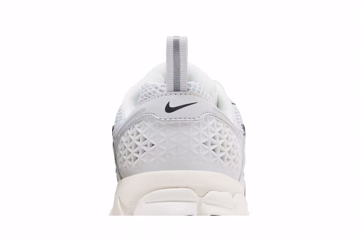 Nike Vomero 5 GS Photon Dust Chrome, view 8