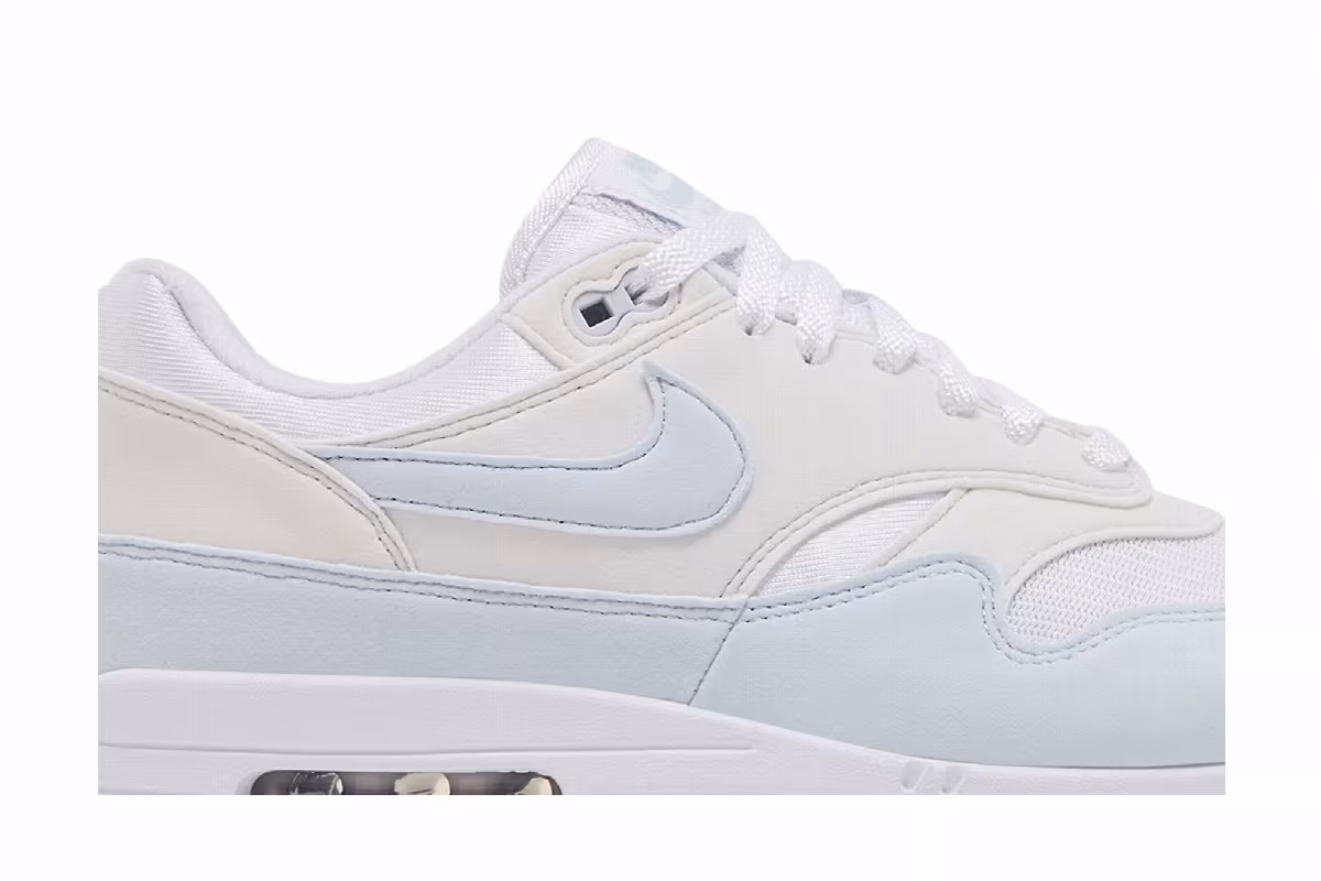 Nike Women's Air Max 1 Football Grey, view 3