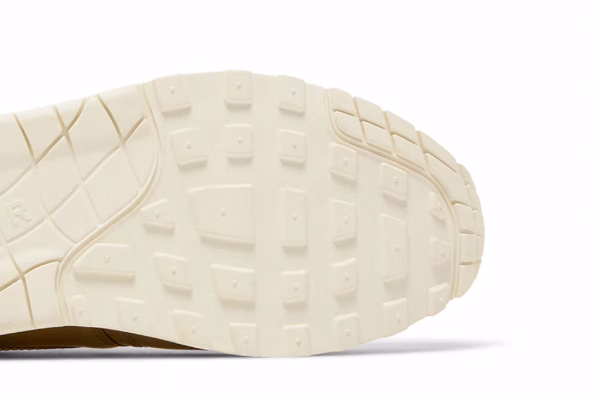 Nike Women's Air Max 1 Sp Liquid Gold, view 6