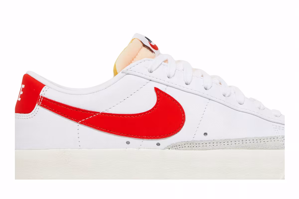 Nike Blazer Low White Team Orange, view 3
