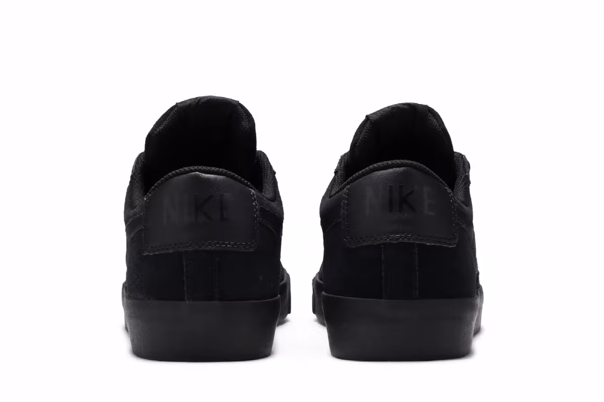 Nike Blazer Low LE Triple Black, view 7