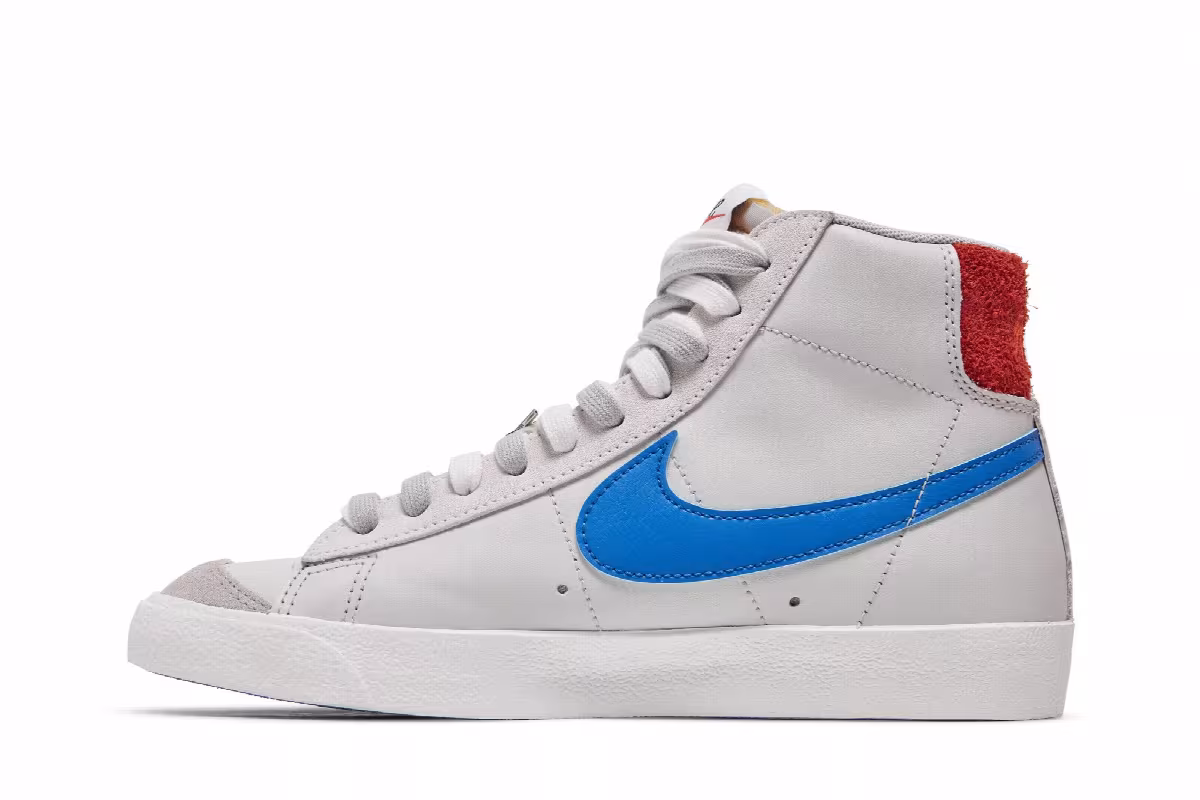 Nike Women's Blazer Mid First Use - Green Noise, view 4