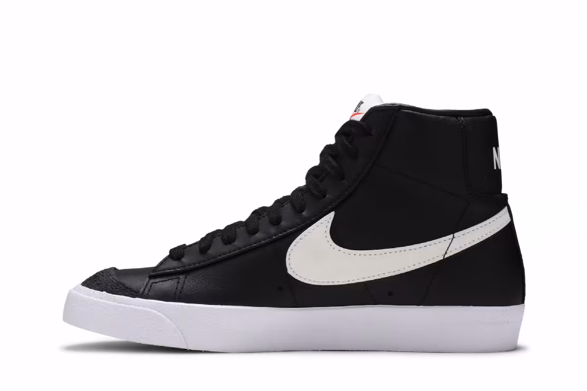 Nike Women's Blazer Mid Black White, view 4