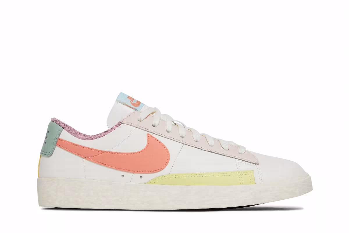 Nike Women's Blazer Low LE Pastel, view 2
