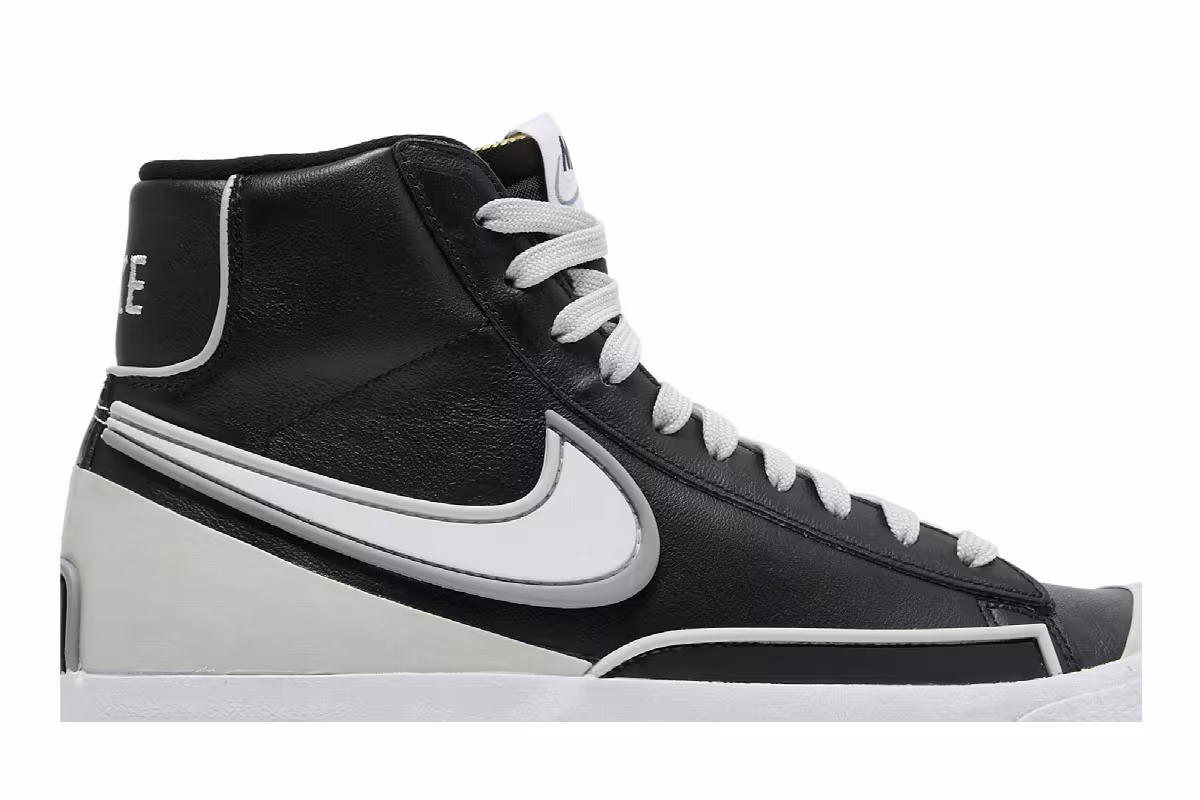 Nike Women's Blazer Mid Black White, view 3