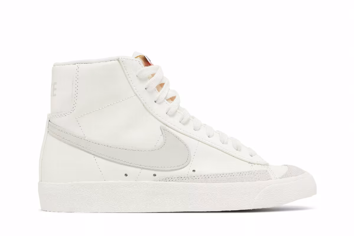 Nike Women's Blazer Mid Sail Light Bone, view 2