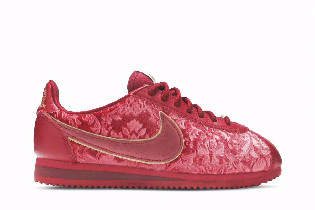Nike Women's Classic Cortez SE Velvet Red Crush, view 2