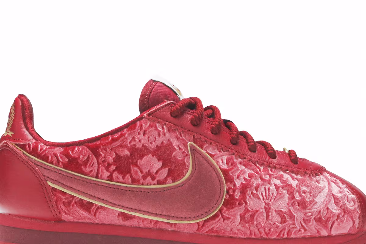 Nike Women's Classic Cortez SE Velvet Red Crush, view 3