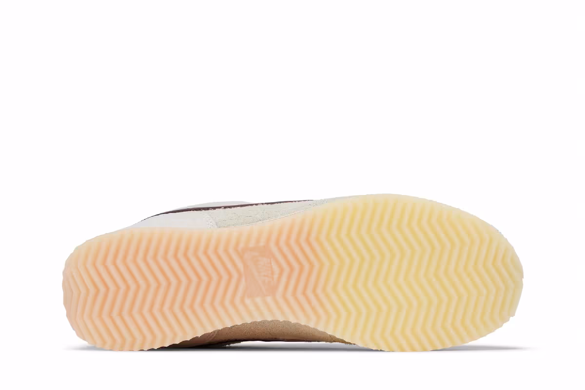Nike Women's Cortez Light Orewood Brown, view 5