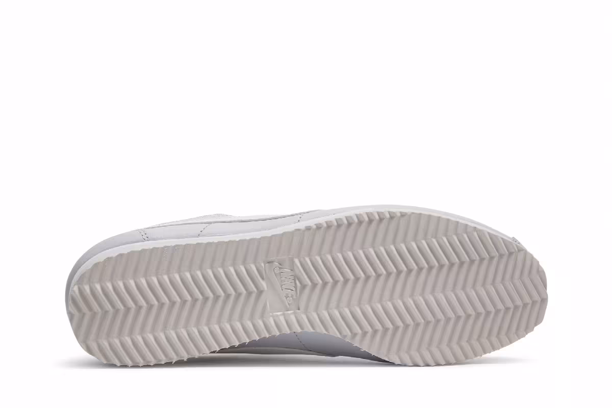 Nike Women's Classic Cortez Leather Football Grey, view 5