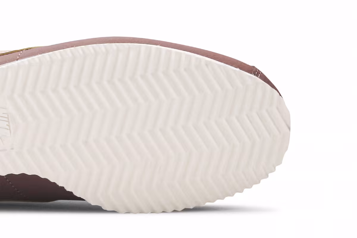 Nike Women's Classic Cortez Leather Particle Beige, view 6