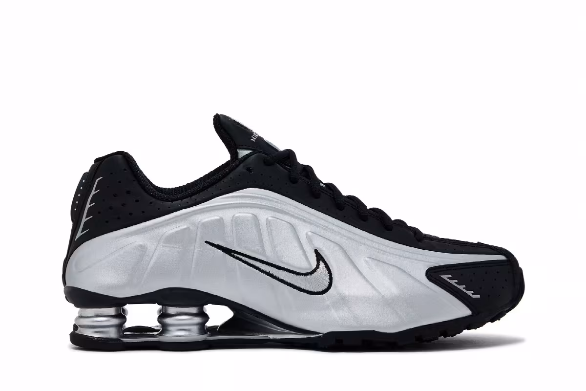 Nike Shox R4 Metallic Silver Black, view 2