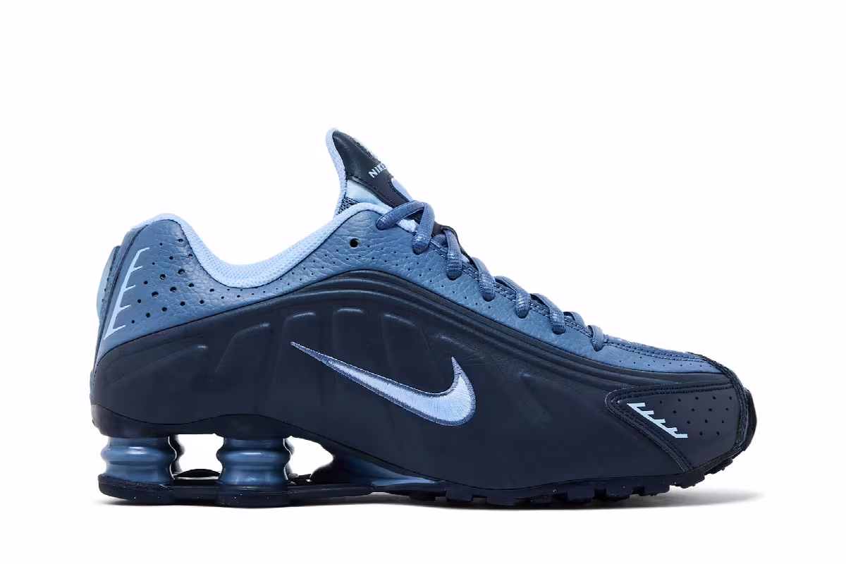 Nike Shox R4 Obsidian Reflective, view 2