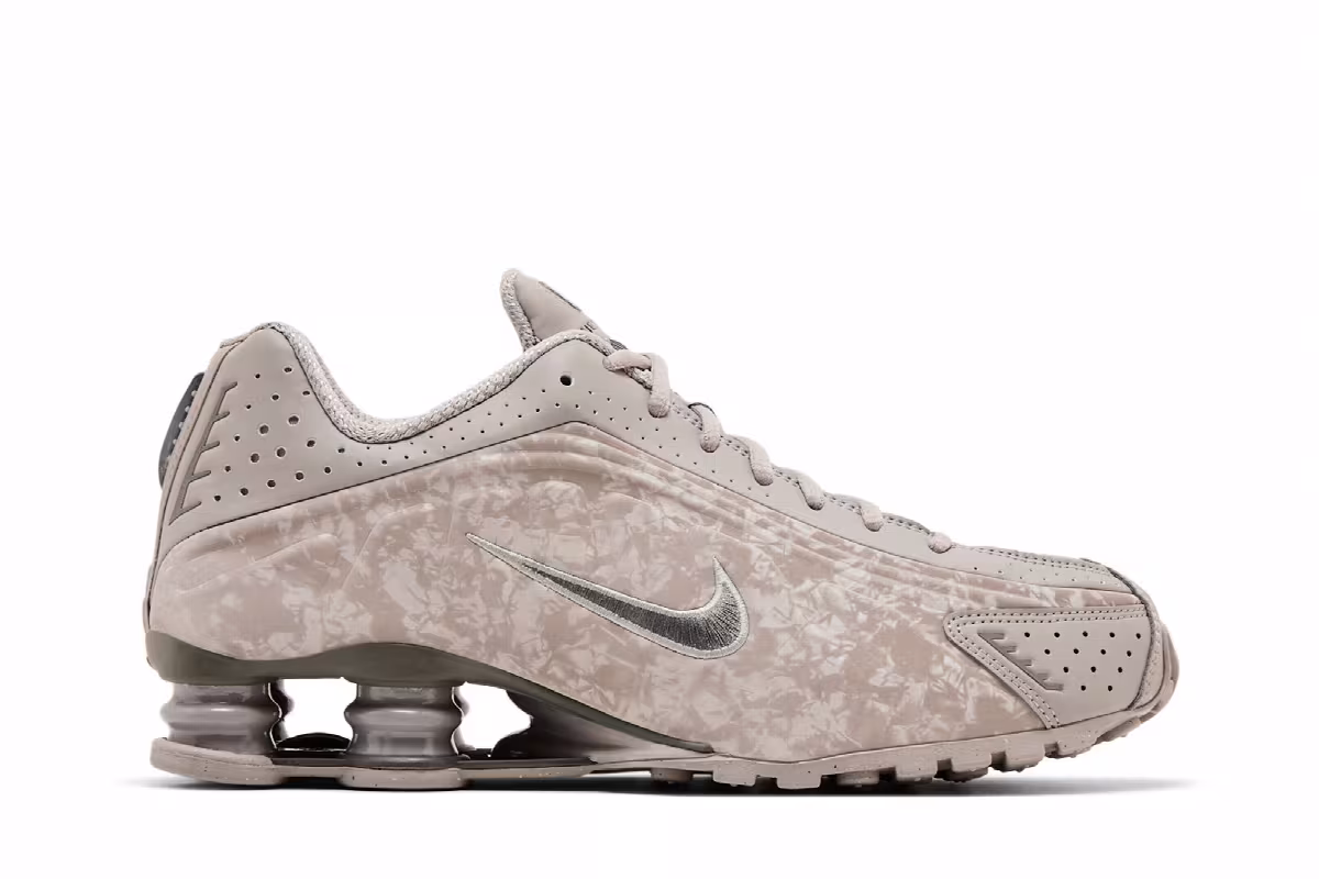Nike Women's Shox R4 Flat Pewter Floral, view 2