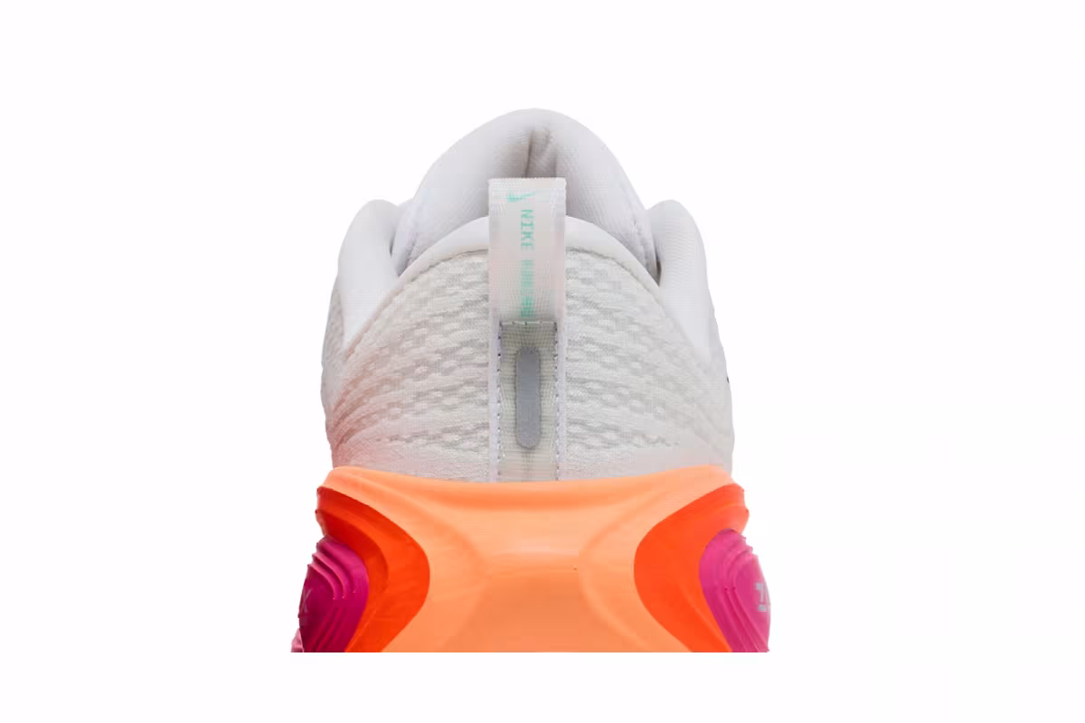 Nike Women's Vomero Plus White Fire Pink, view 8