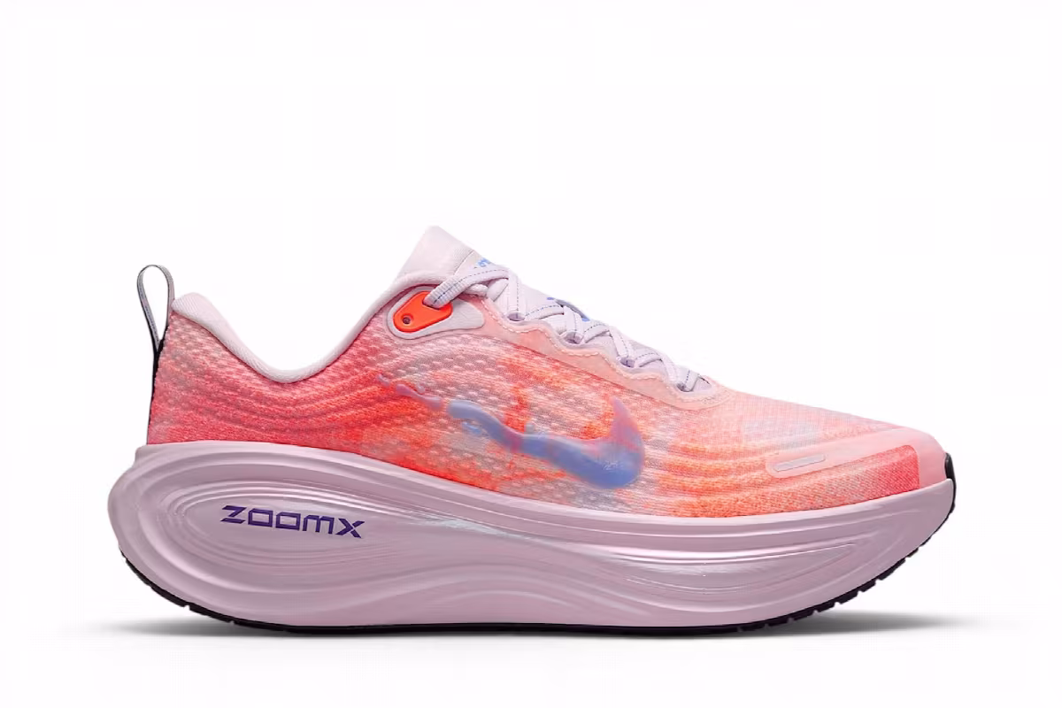 Nike Women's Vomero Plus Bleached Lilac Hyper Crimson, view 2