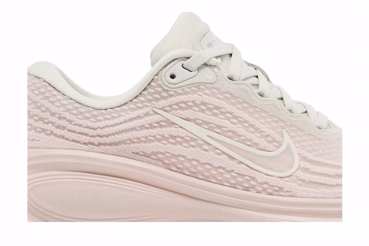 Nike Women's Vomero Plus Silt Red Light Bone, view 3