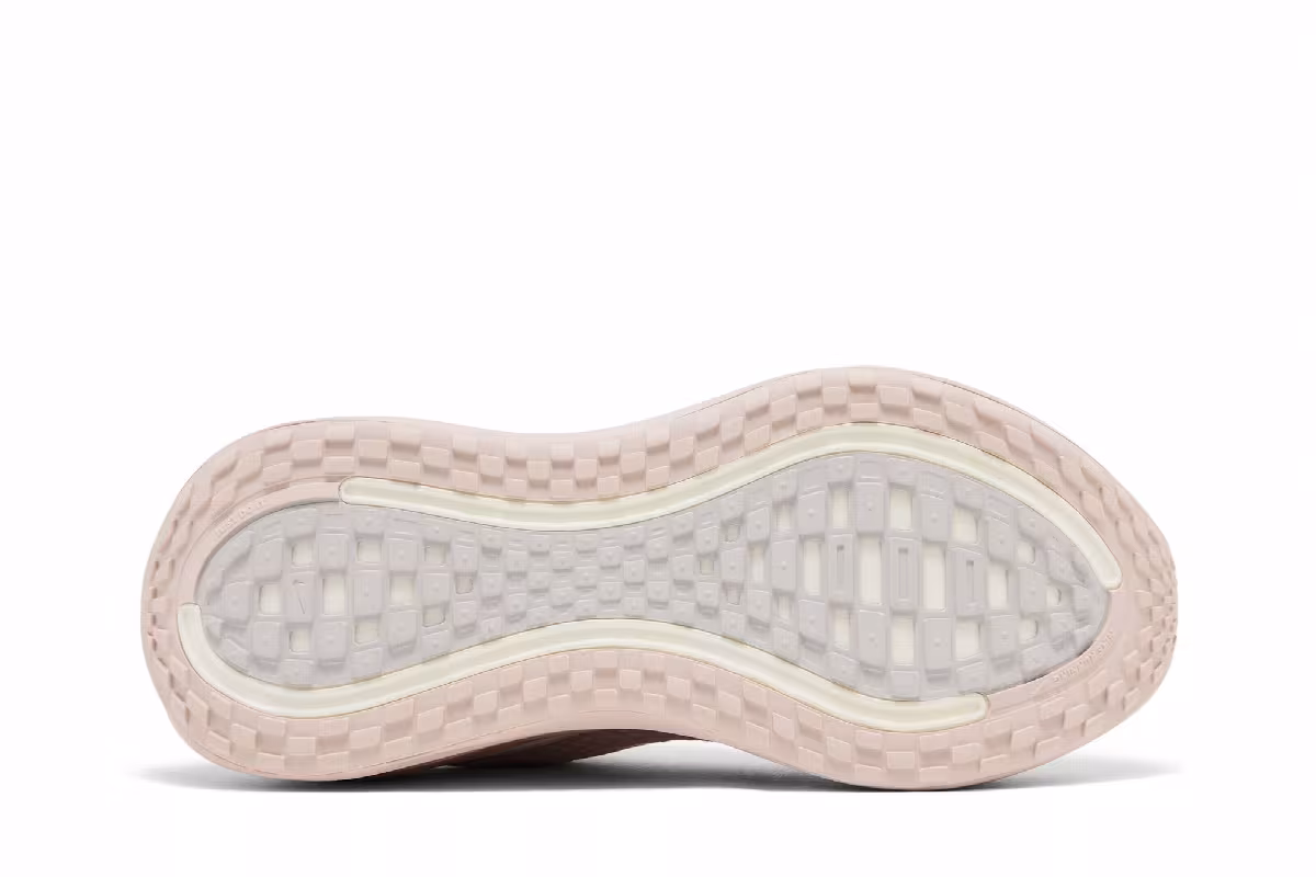 Nike Women's Vomero Plus Silt Red Light Bone, view 5