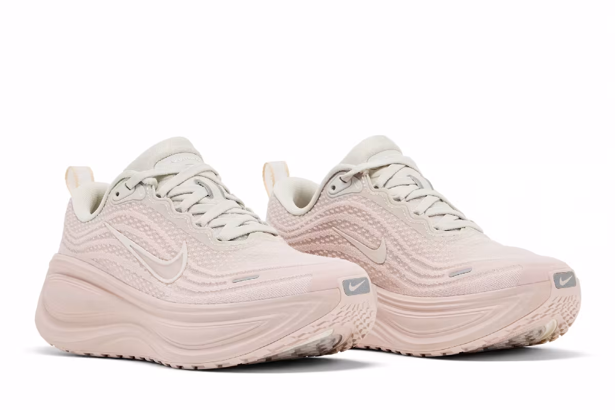 Nike Women's Vomero Plus Silt Red Light Bone, view 9