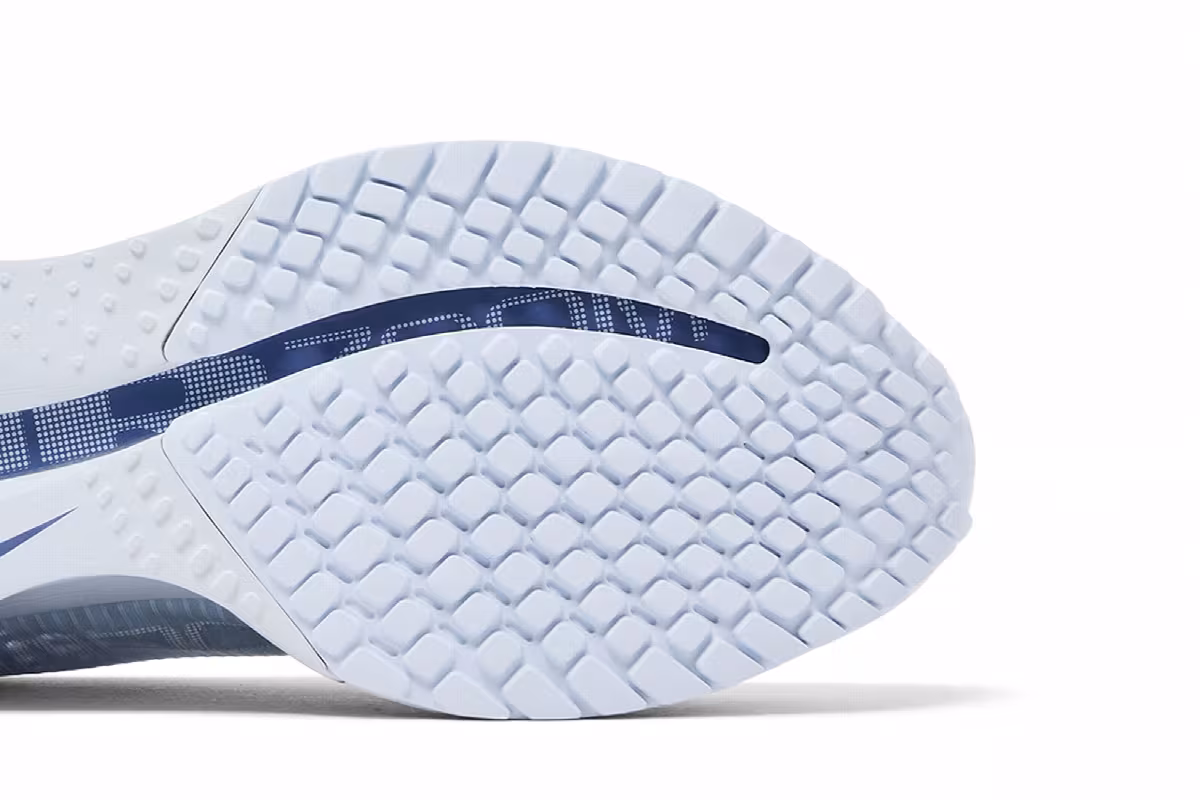 Nike Women's Pegasus Premium Football Grey, view 6