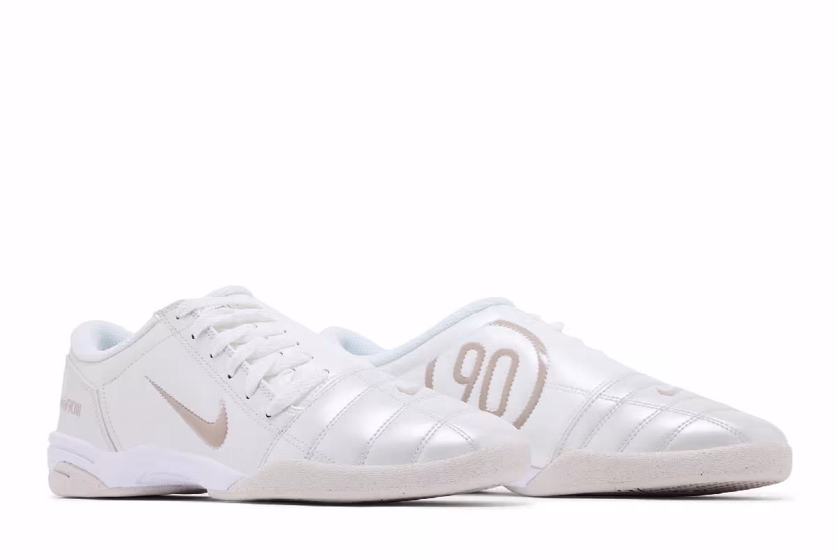 Nike Total 90 3 SP Photon Dust, view 9