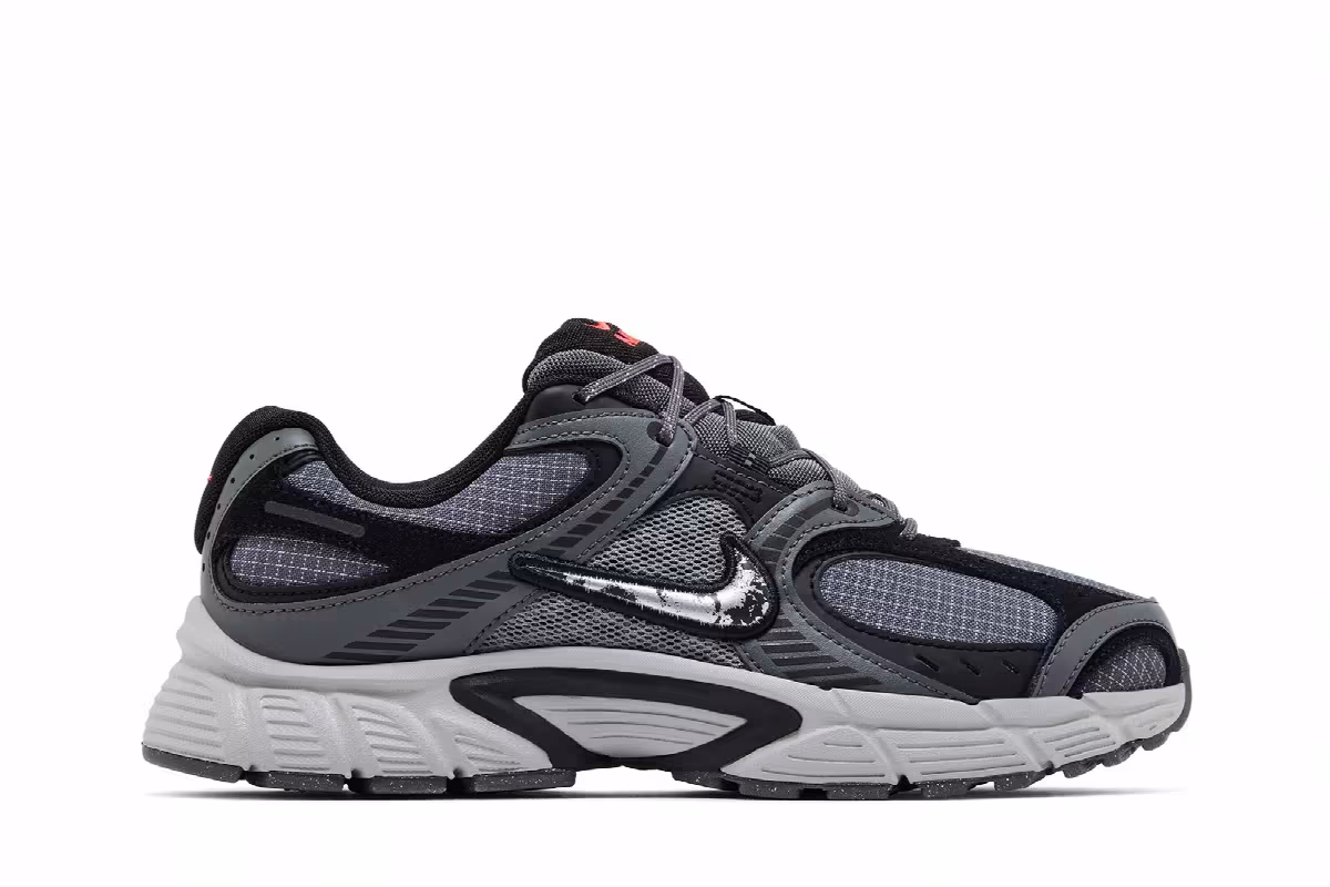 Nike V5 RNR SE Iron Grey Metallic Silver, view 2
