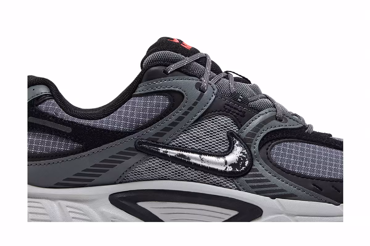 Nike V5 RNR SE Iron Grey Metallic Silver, view 3