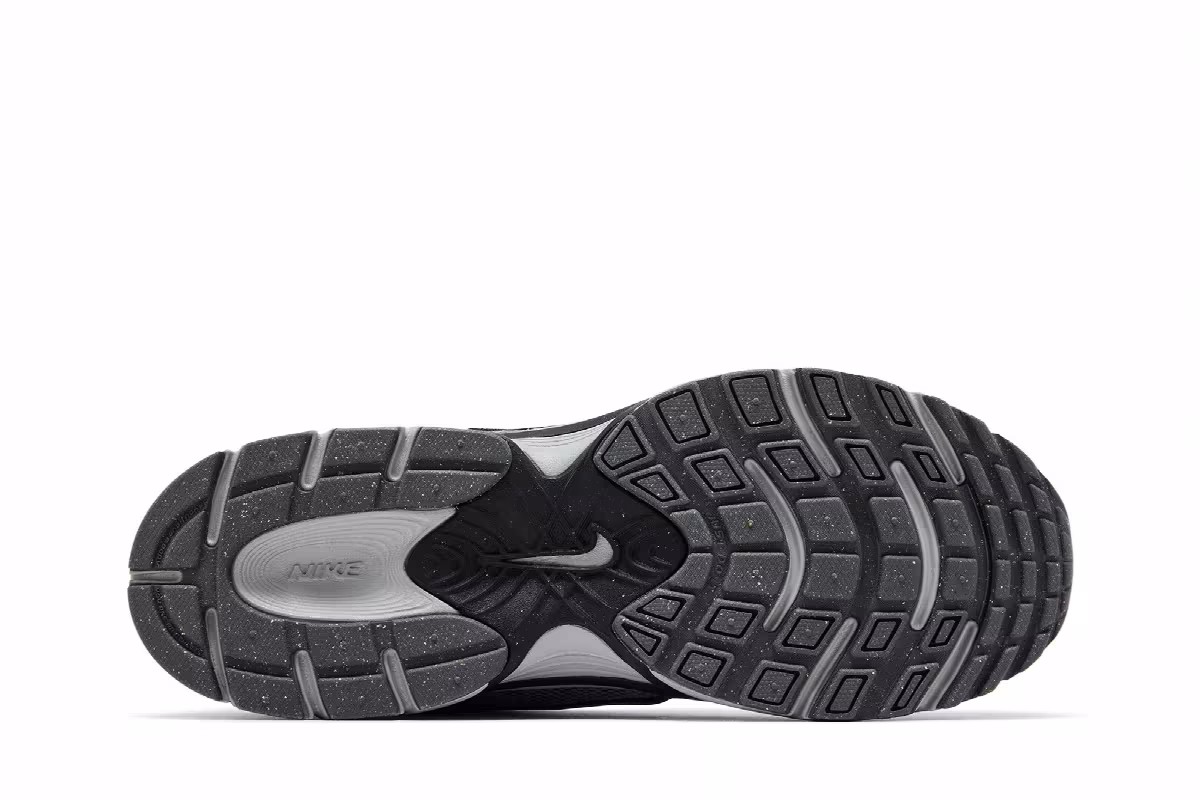 Nike V5 RNR SE Iron Grey Metallic Silver, view 5