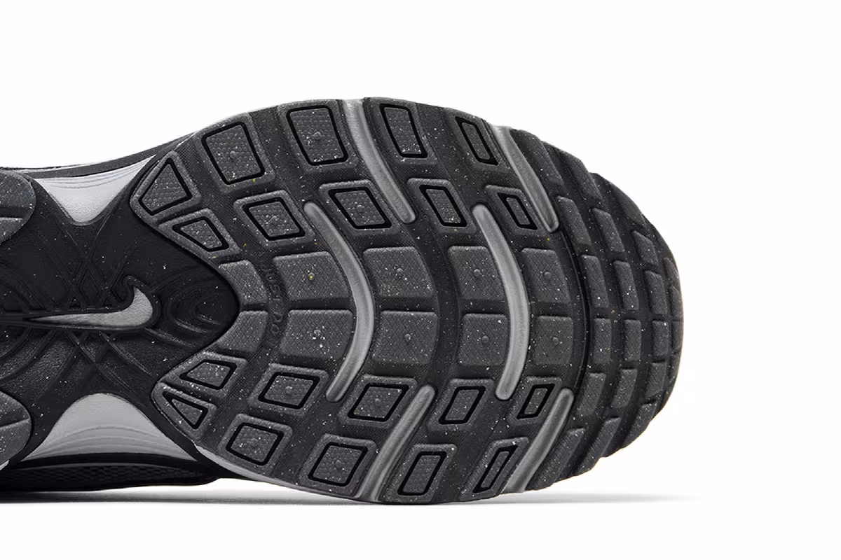 Nike V5 RNR SE Iron Grey Metallic Silver, view 6
