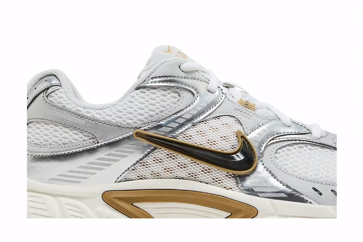 Nike V5 RNR Parachute Beige Metallic Pewter, view 3