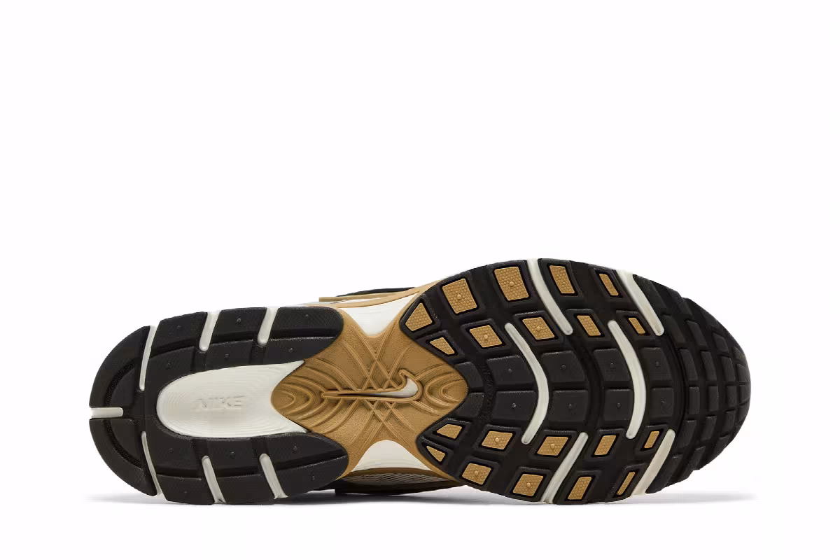 Nike V5 RNR Parachute Beige Metallic Pewter, view 5