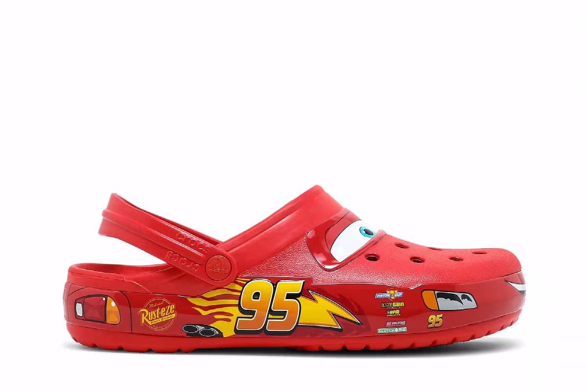 Cars x Crocs Classic Clog Lightning McQueen 2021, view 2