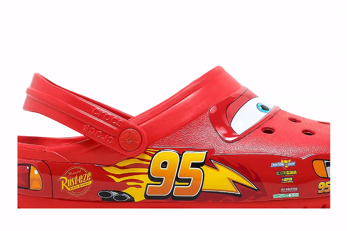 Cars x Crocs Classic Clog Lightning McQueen 2021, view 3