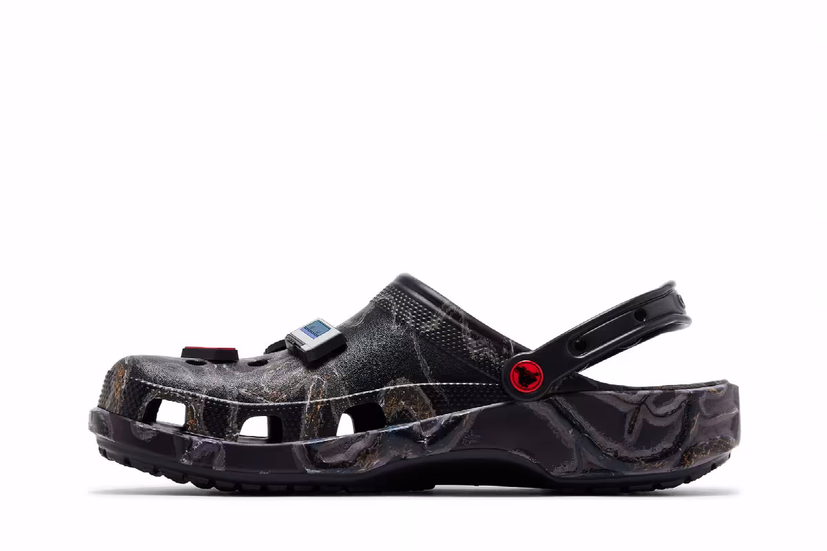 Stranger Things x Crocs Classic Clog Black Red, view 4