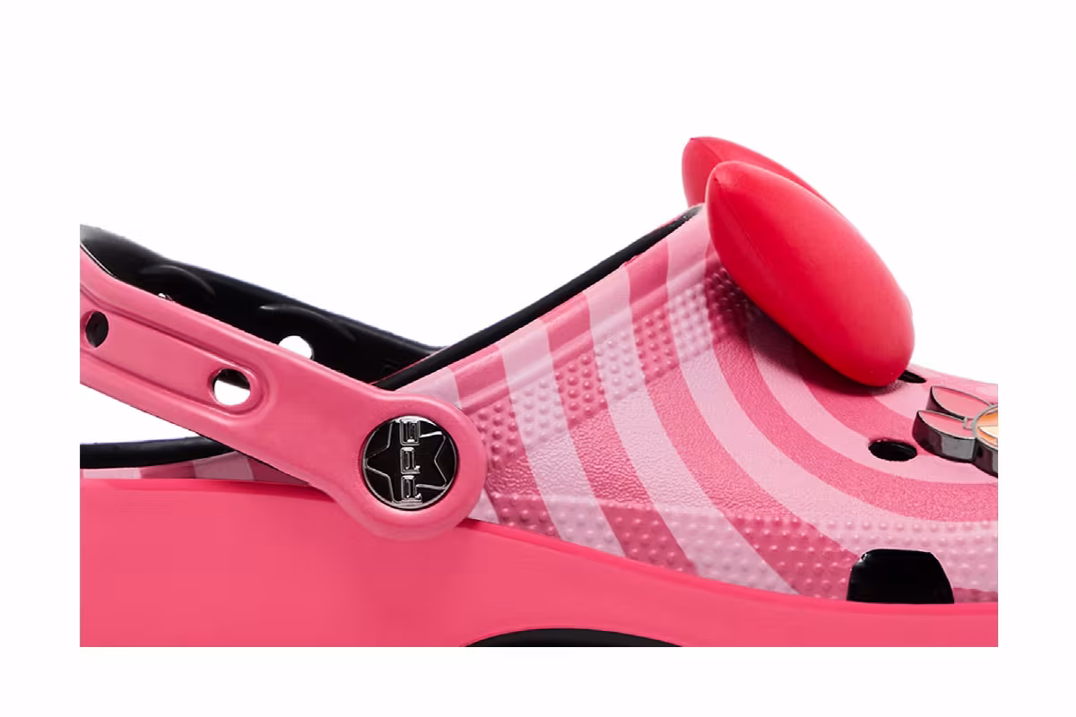 Crocs Women's Classic Clog The Powerpuff Girls - Blossom, view 3