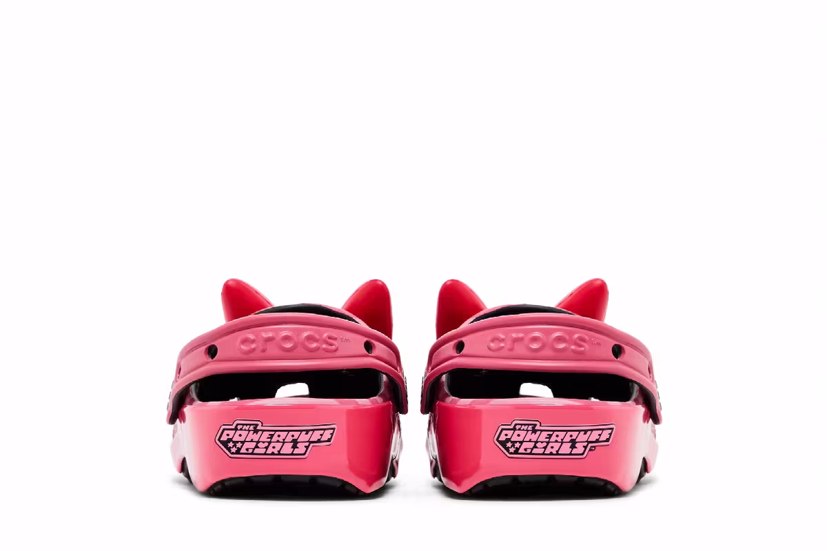 Crocs Women's Classic Clog The Powerpuff Girls - Blossom, view 7