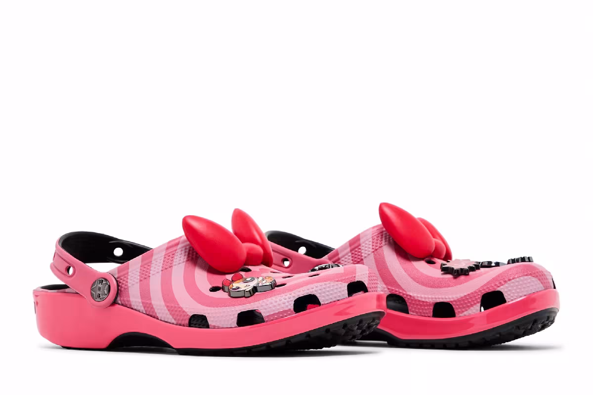 Crocs Women's Classic Clog The Powerpuff Girls - Blossom, view 9