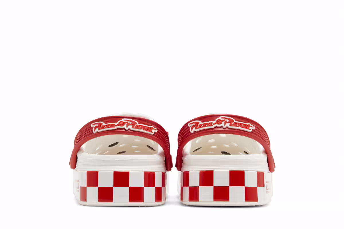 Toy Story x Crocs Off-Court Clog Pizza Planet, view 7