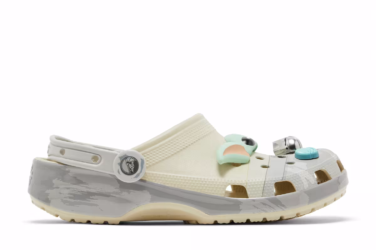 Star Wars x Crocs Classic Clog Grogu, view 2