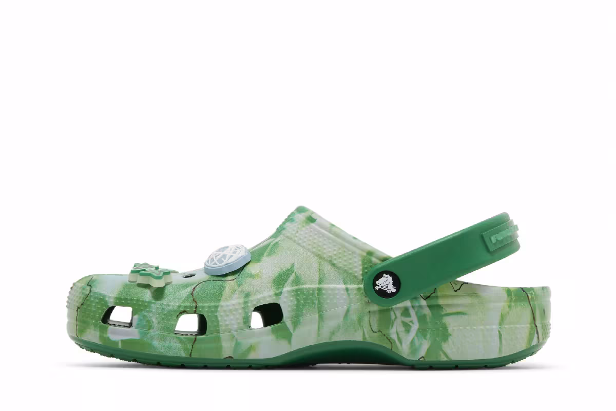 Futura Laboratories x Crocs Classic Clog Green Ivy, view 4