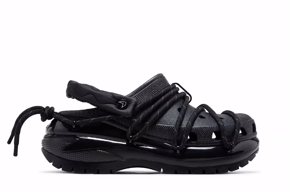 Rauw Alejandro x Crocs Mega Crush Clog Black, view 2