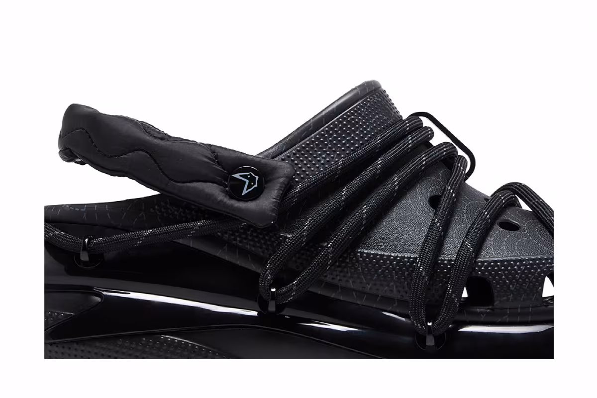 Rauw Alejandro x Crocs Mega Crush Clog Black, view 3