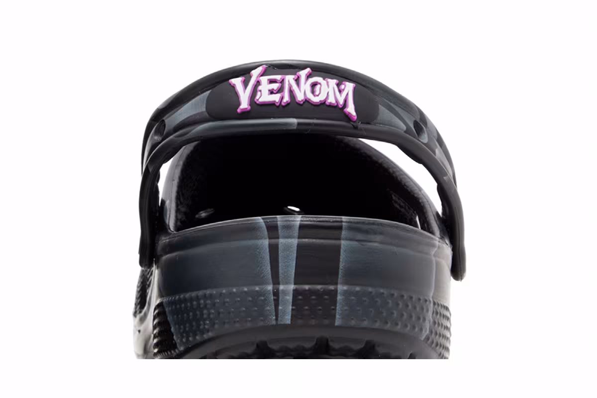 Marvel x Crocs Classic Clog Venom, view 8