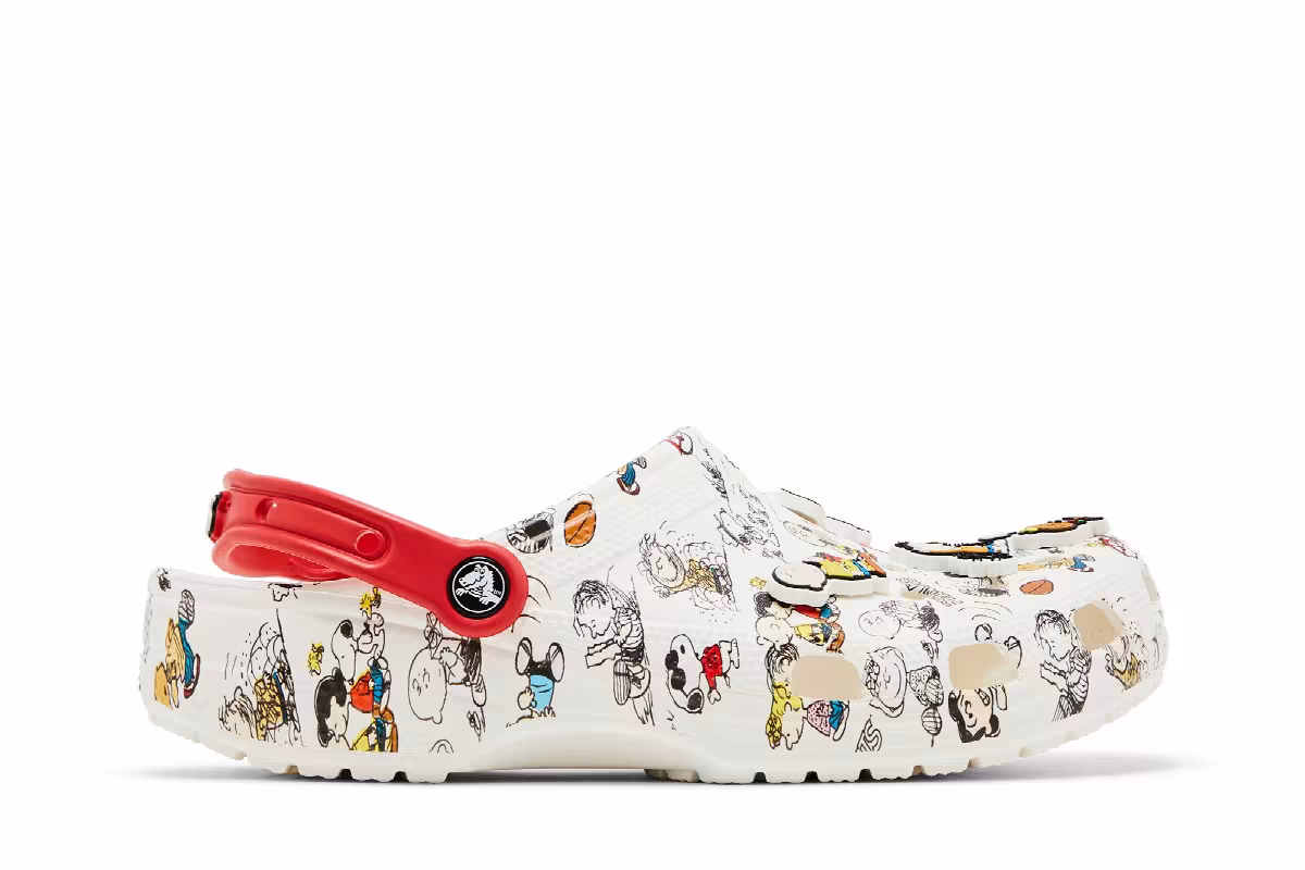 Peanuts x Crocs Classic Clog Allover Print, view 2