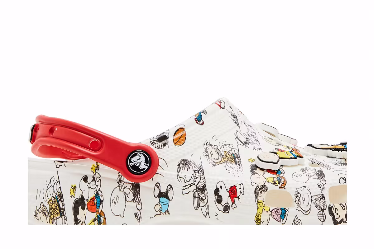 Peanuts x Crocs Classic Clog Allover Print, view 3