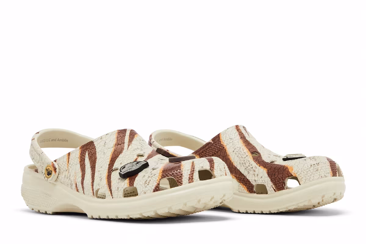Jurassic World x Crocs Classic Clog Bone, view 9