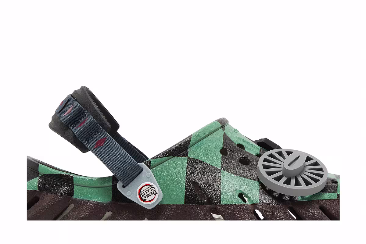 Demon Slayer x Crocs Echo Clog Tanjiro, view 3