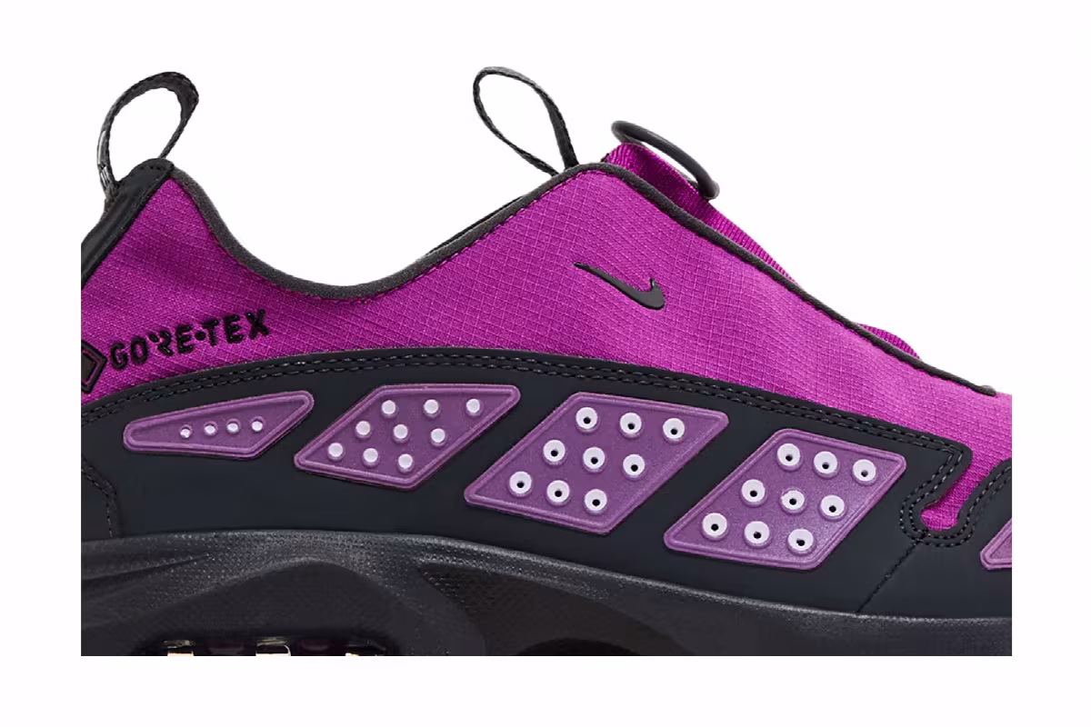 Nike Women's Air Sunder Max GORE-TEX Bold Berry, view 3